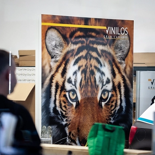 Vinilos Gran Canaria servicio de logística en Las Palmas.